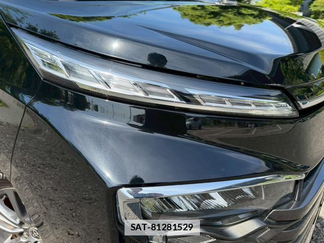 Toyota VOXY 2023-03 7805981-12