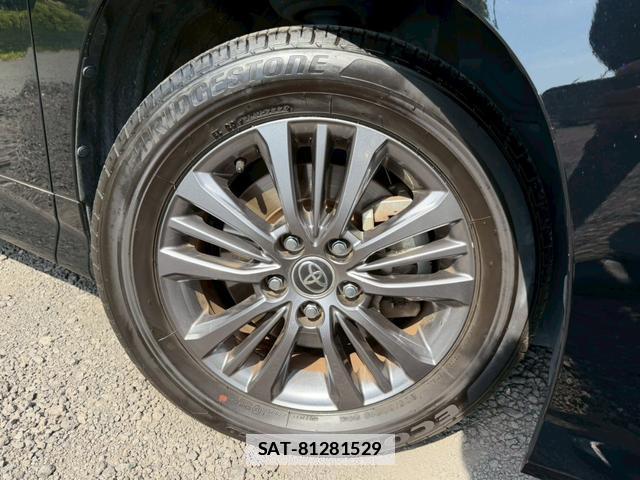 Toyota VOXY 2023-03 7805981-15