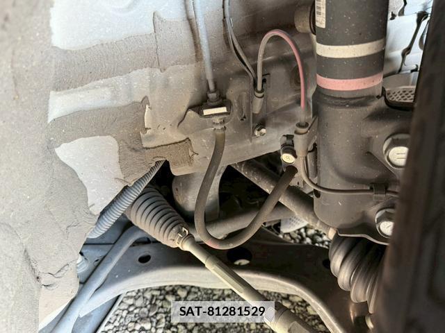Toyota VOXY 2023-03 7805981-16