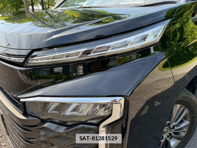 Toyota VOXY 2023-03 7805981-4