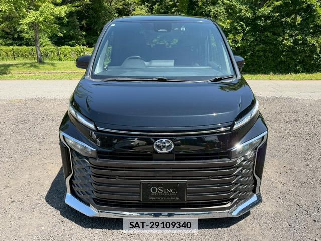 Toyota VOXY 2023-09 7805983-1