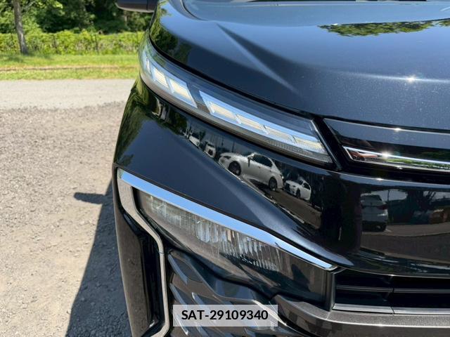 Toyota VOXY 2023-09 7805983-11