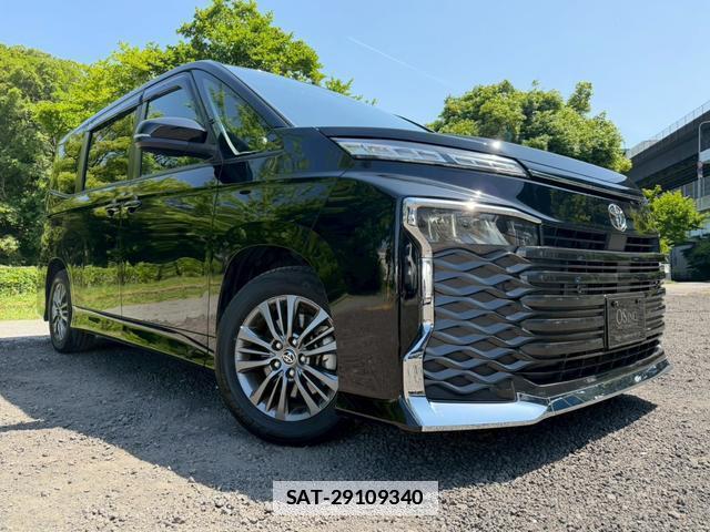 Toyota VOXY 2023-09 7805983-14
