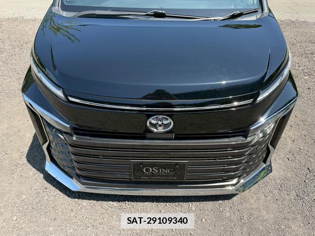Toyota VOXY 2023-09 7805983-2