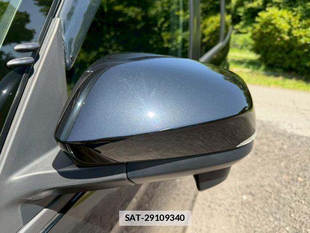 Toyota VOXY 2023-09 7805983-9