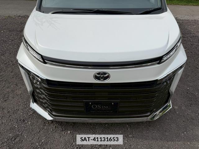 Toyota VOXY 2026-02 7805986-13