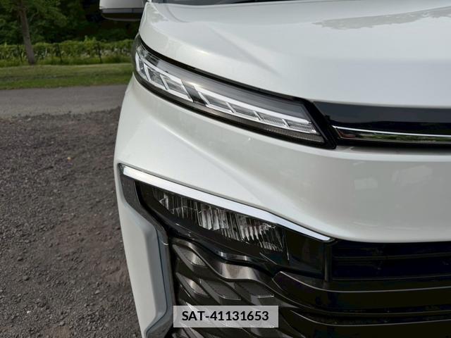 Toyota VOXY 2026-02 7805986-2