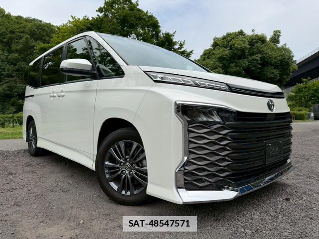 Toyota VOXY 2023-08 7805997-1