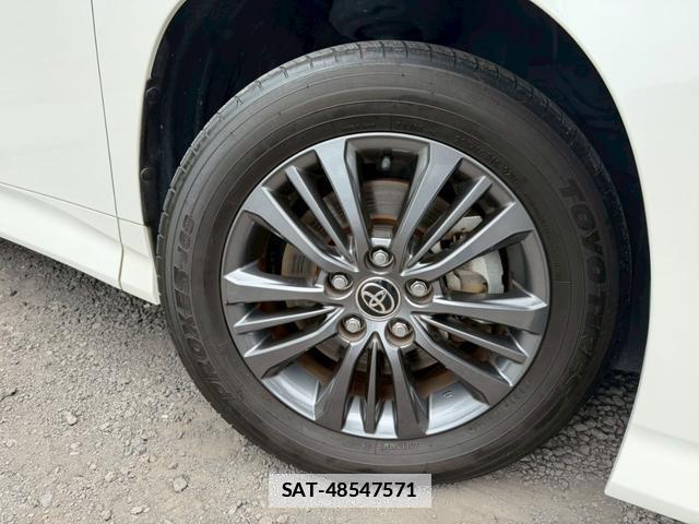 Toyota VOXY 2023-08 7805997-13