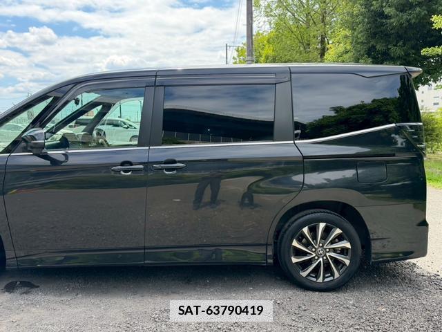 Toyota VOXY 2023-08 7805998-12