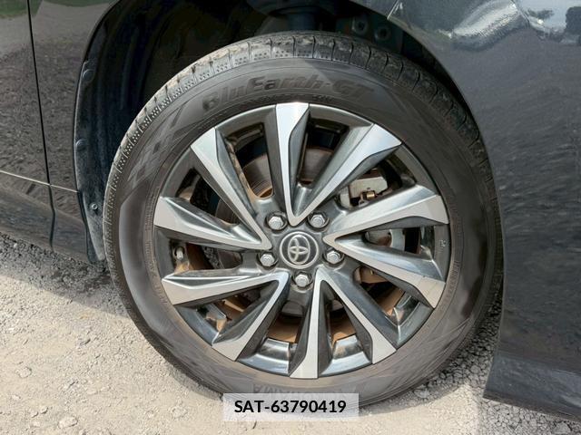 Toyota VOXY 2023-08 7805998-13