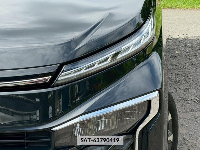 Toyota VOXY 2023-08 7805998-3