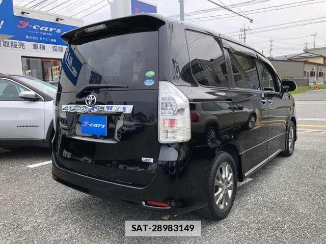 Toyota VOXY 2013-03 7806568-16