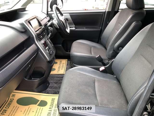 Toyota VOXY 2013-03 7806568-5
