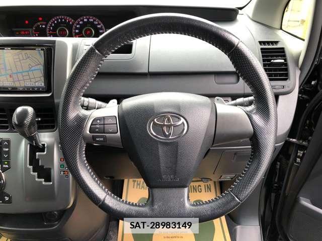 Toyota VOXY 2013-03 7806568-9