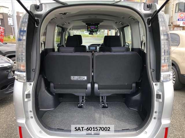 Toyota VOXY 2016-07 7806570-15