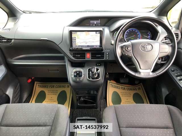 Toyota VOXY 2015-06 7806575-1