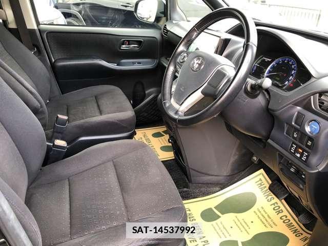 Toyota VOXY 2015-06 7806575-13