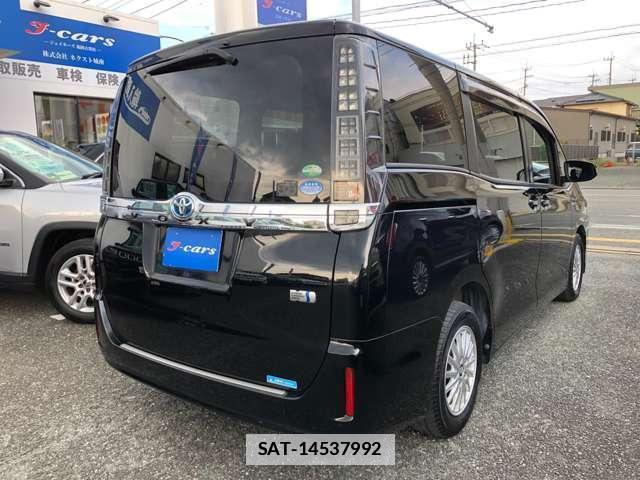 Toyota VOXY 2015-06 7806575-15