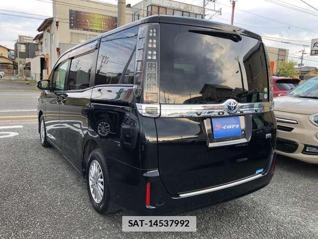 Toyota VOXY 2015-06 7806575-3