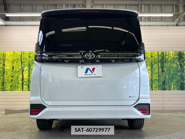 Toyota VOXY 2026-03 7806662-14