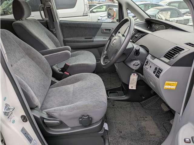 Toyota VOXY 2007-03 7807132-11