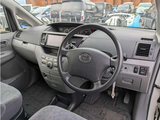 Toyota VOXY 2007-03 7807132-12