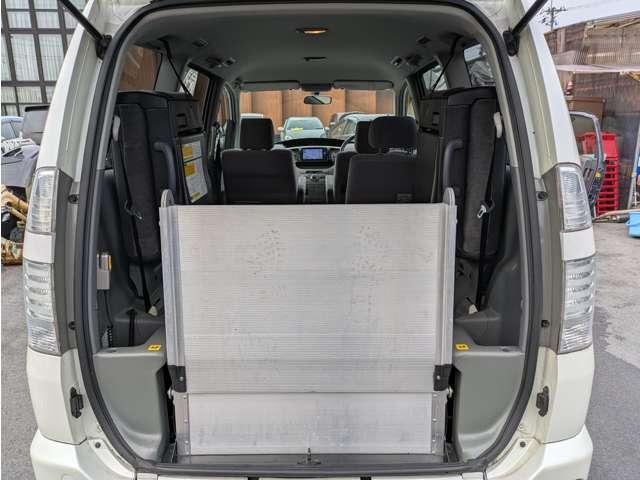 Toyota VOXY 2007-03 7807132-17