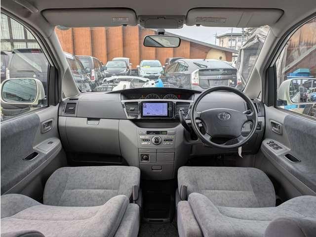 Toyota VOXY 2007-03 7807132-3