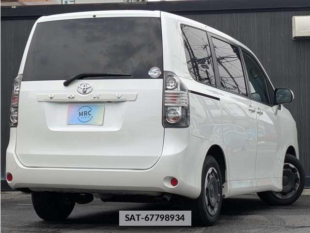 Toyota VOXY 2009-08 7807147-1