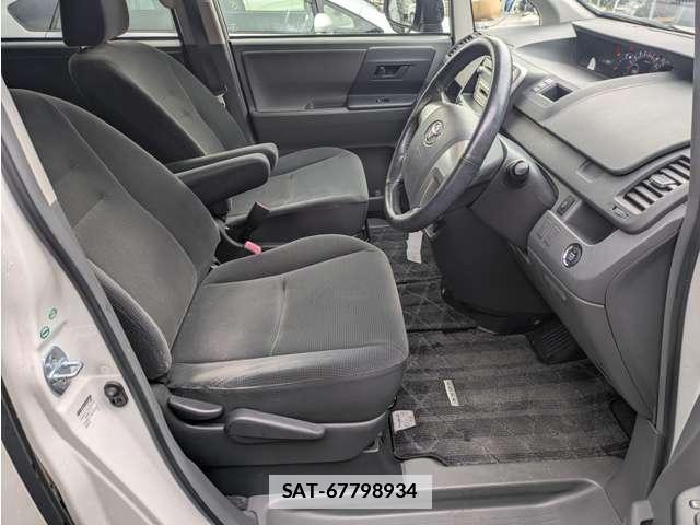 Toyota VOXY 2009-08 7807147-10
