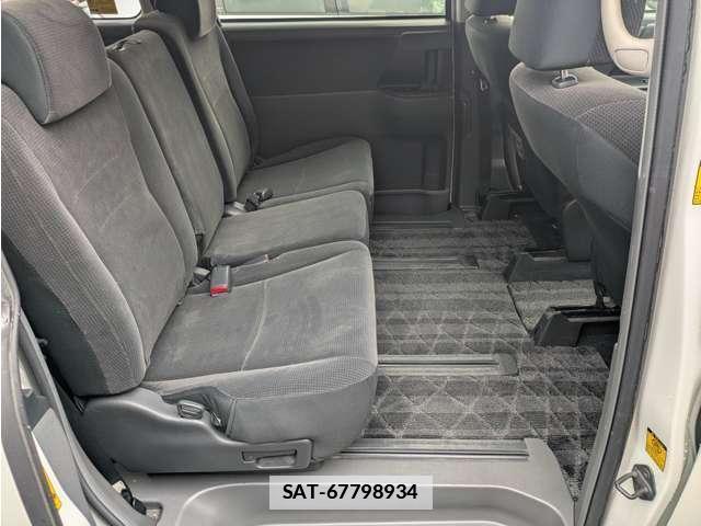 Toyota VOXY 2009-08 7807147-13