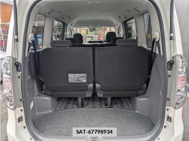 Toyota VOXY 2009-08 7807147-17