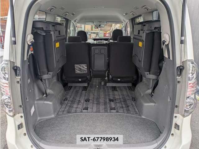 Toyota VOXY 2009-08 7807147-18