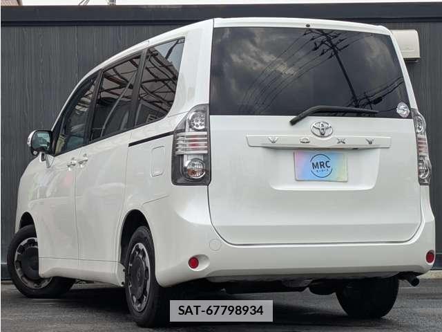 Toyota VOXY 2009-08 7807147-4