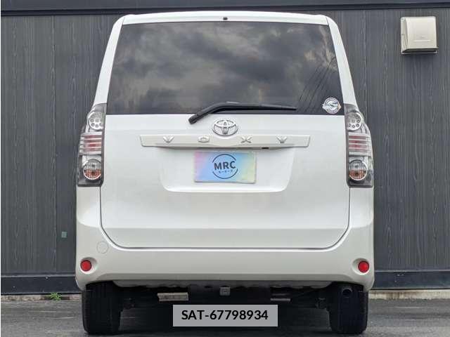 Toyota VOXY 2009-08 7807147-6