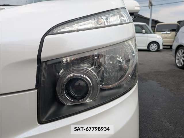Toyota VOXY 2009-08 7807147-7