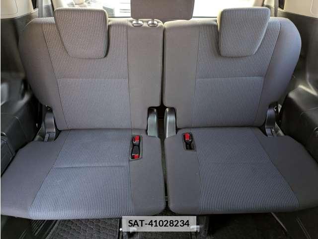 Toyota VOXY 2015-06 7807165-16