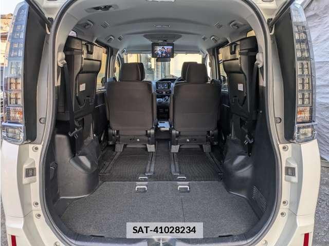 Toyota VOXY 2015-06 7807165-18