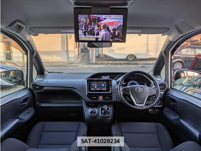 Toyota VOXY 2015-06 7807165-2