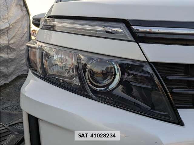 Toyota VOXY 2015-06 7807165-7