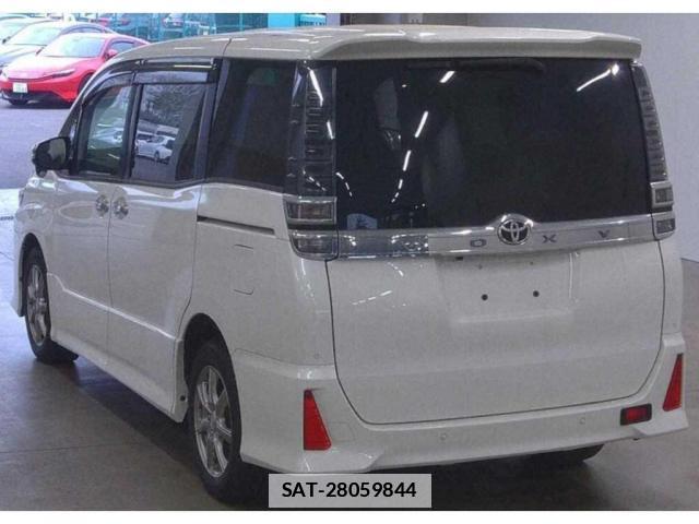 Toyota VOXY 2021 7807318-1