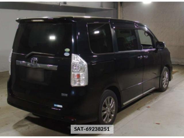 Toyota VOXY 2013-09 7807343-4