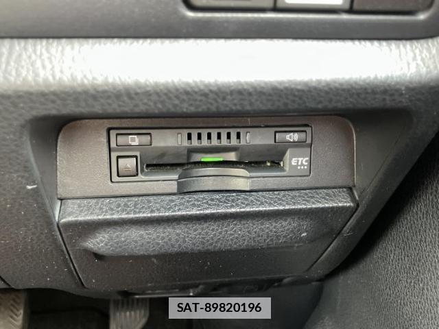Toyota VOXY 2017-07 7807967-17