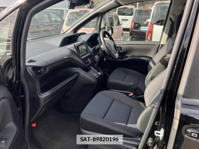 Toyota VOXY 2017-07 7807967-5