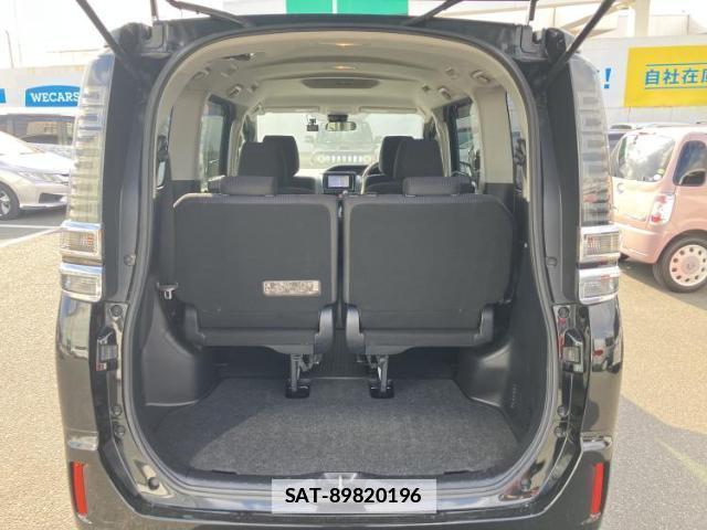 Toyota VOXY 2017-07 7807967-7