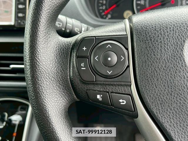 Toyota VOXY 2020-04 7808312-16