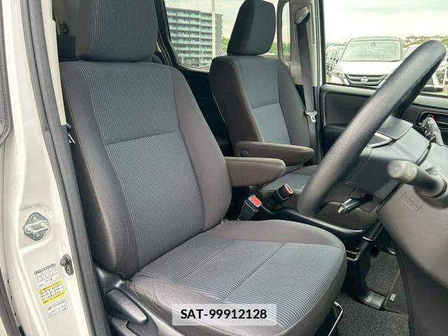 Toyota VOXY 2020-04 7808312-5