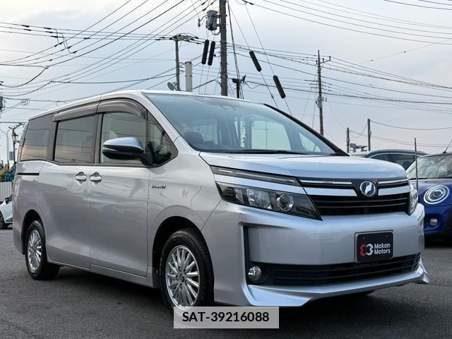 Toyota VOXY 2016-07 7808795-13
