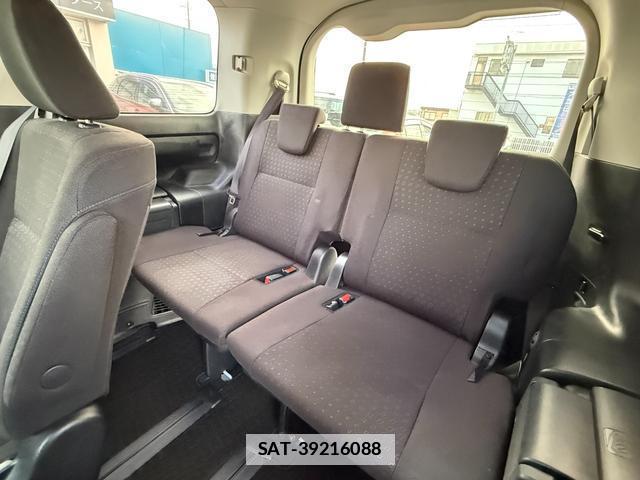 Toyota VOXY 2016-07 7808795-18